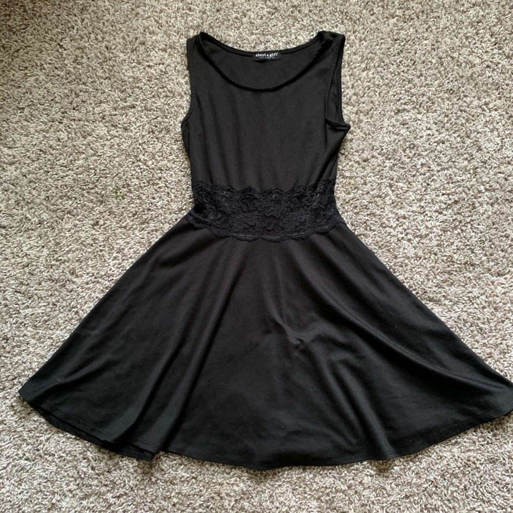 ⚡️Mid lace dress great fit